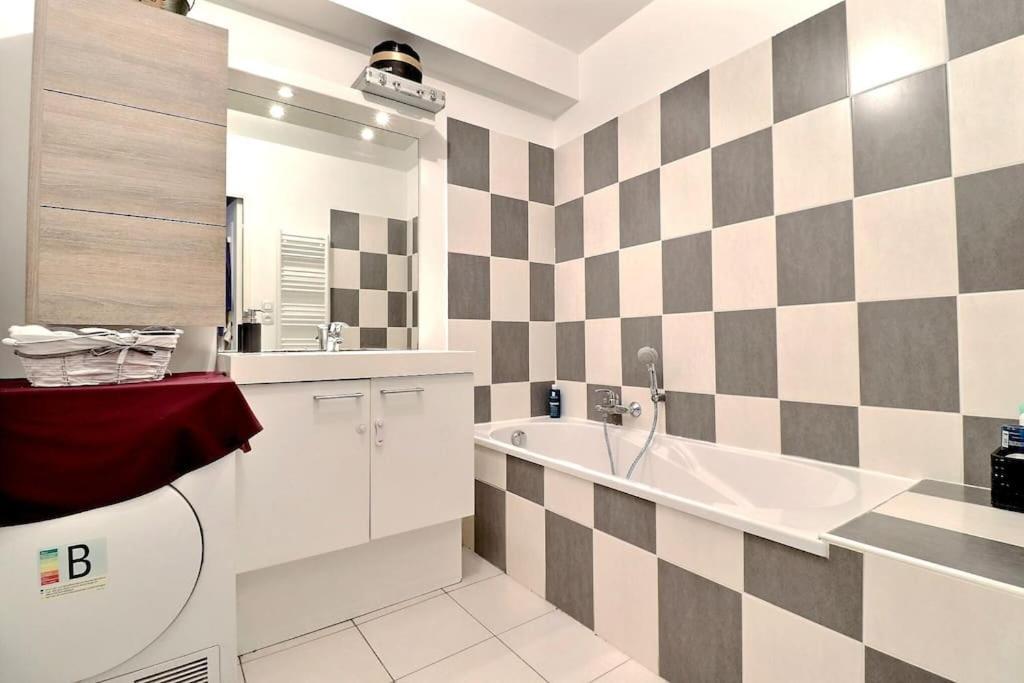 Tres Bel Appartement Contemporain Et Calme Fréjus Dış mekan fotoğraf